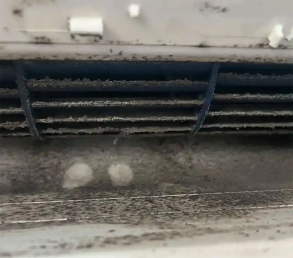 梓潼空调吹的风有股烧焦味是怎么回事